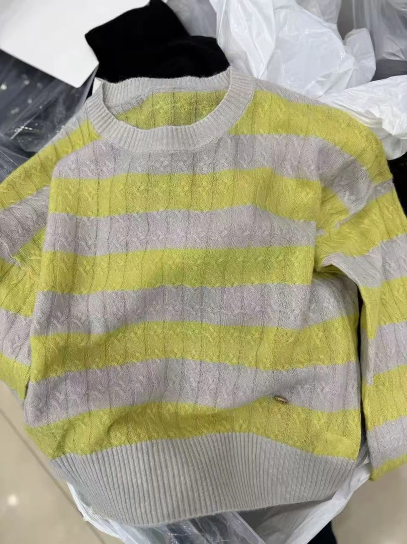 复古圆领绞花羊毛衫 宽松针织女9401