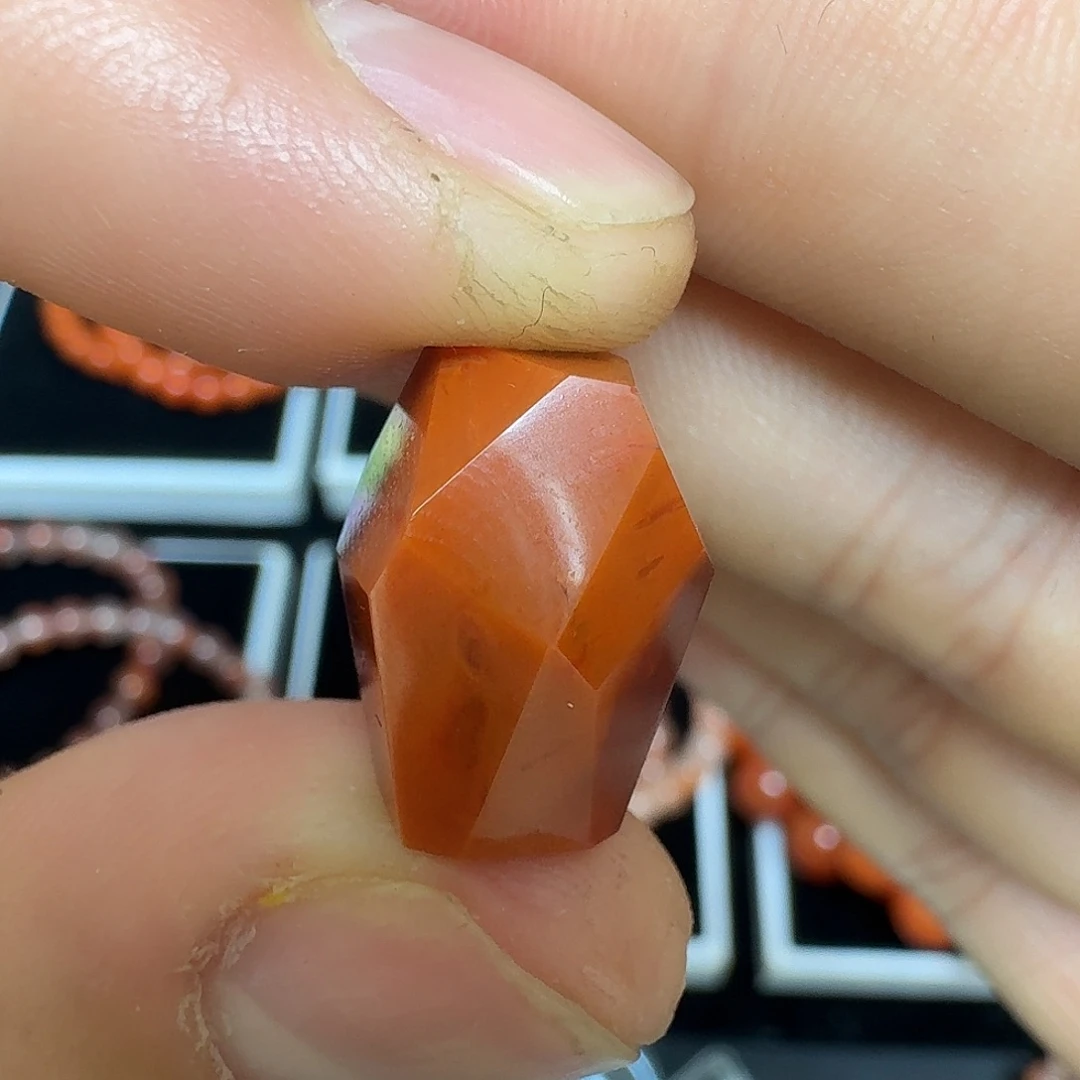 南红玛瑙未镶嵌瓦西满色满肉柿子红玫红双拼随形3.4g