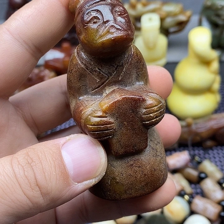未镶嵌蛇纹石玉颈饰