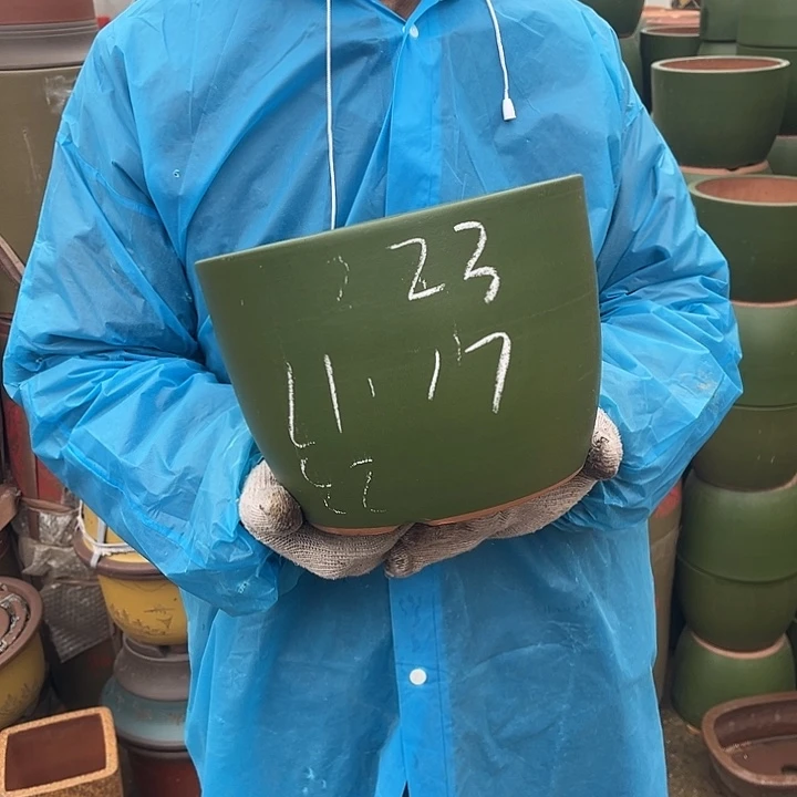 紫砂紫砂花盆和小