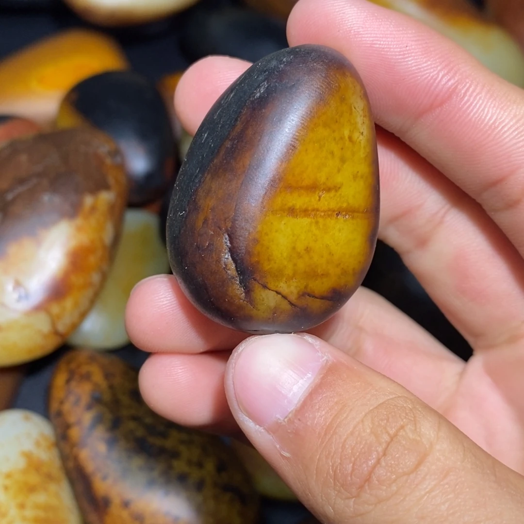 和田玉未镶嵌珠宝奇石