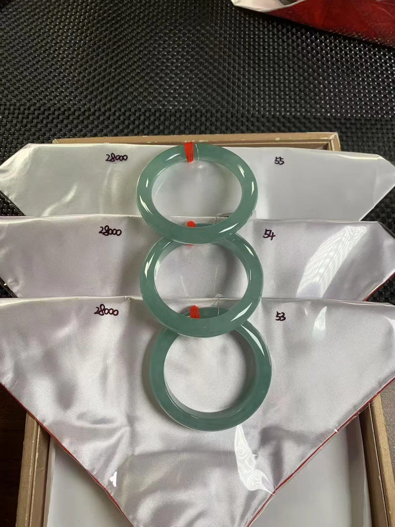 天然缅甸翡翠A货8手镯多样性发货，发一件