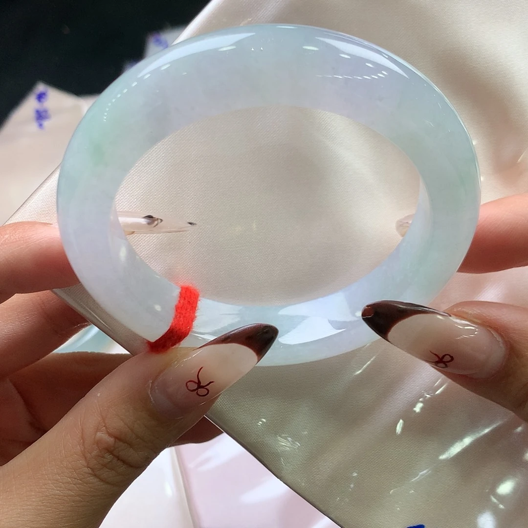 女***、翡翠未镶嵌手镯6号冰种
