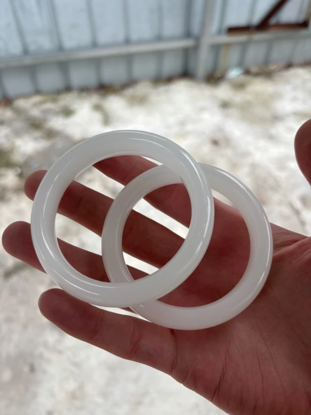 新疆一级白一级细手镯（下单备注圈口）