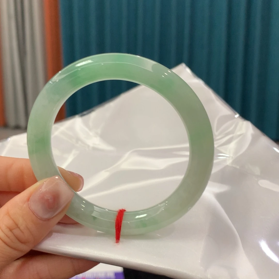 未镶嵌手镯翡翠完美者慎拍 圈口55.5