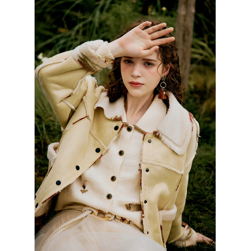 菀壹冬季新款时尚小众设计短外套正反两穿女士上衣W06711359