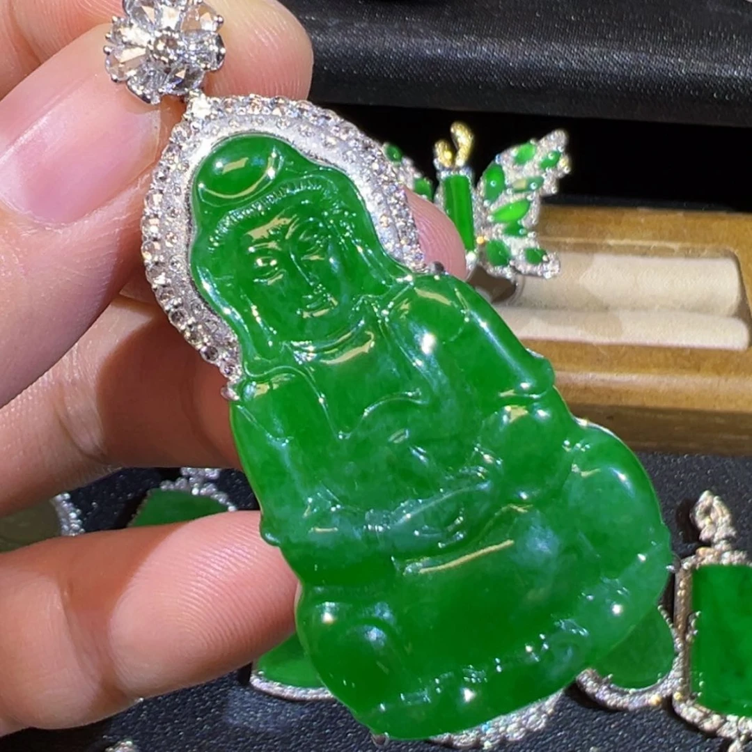 【闪购商品】颈饰18K金镶嵌翡翠缅甸翡翠