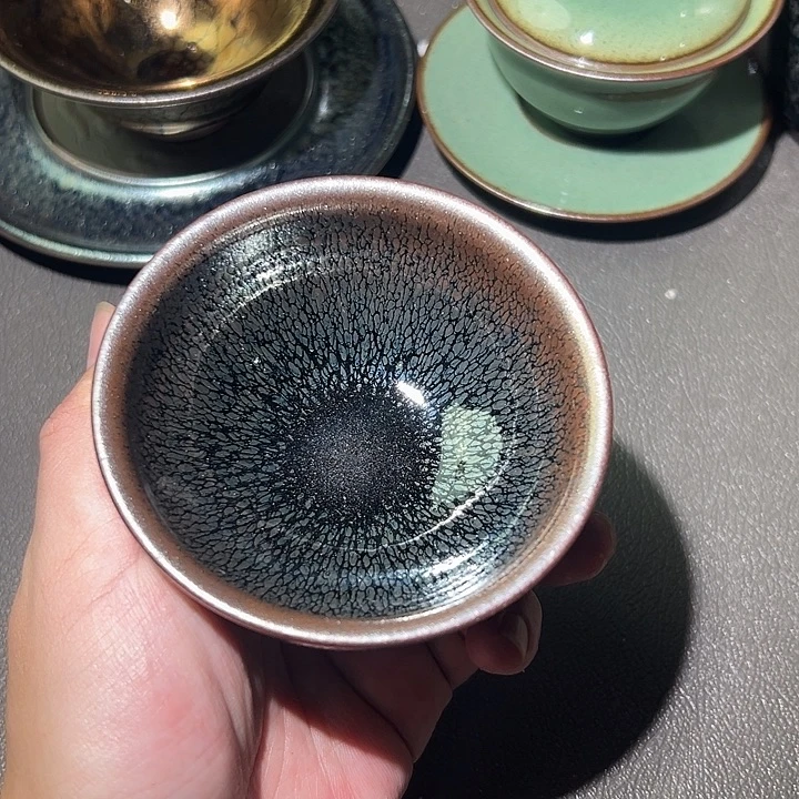 茶盏我想和她好好聊聊呢
