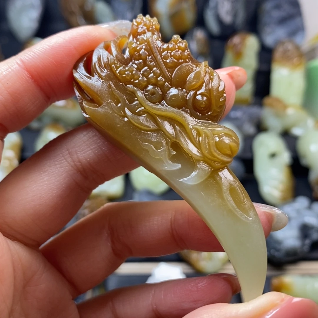 方***里和田玉未镶嵌挂件