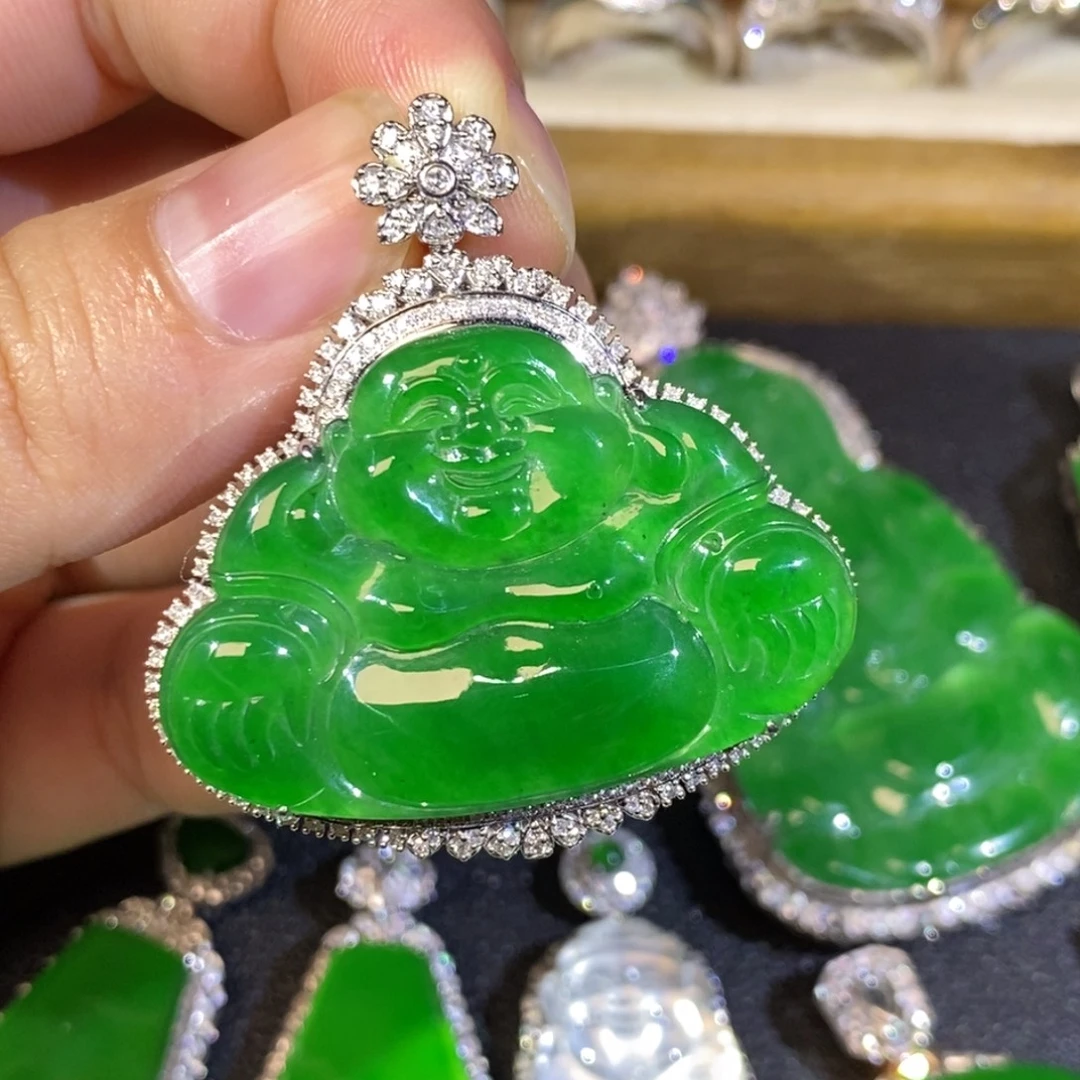 翡翠18K金镶嵌颈饰