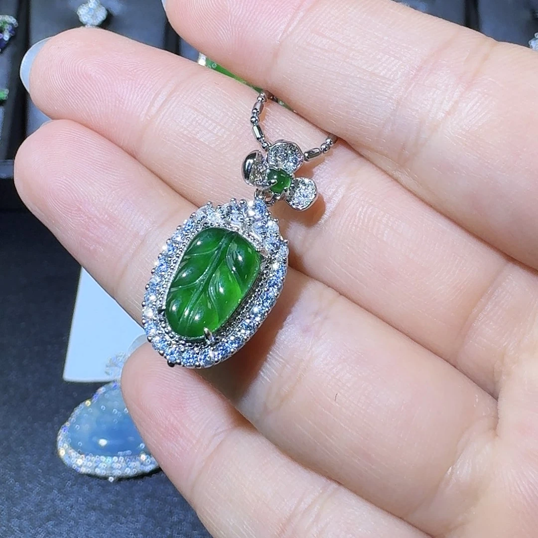翡翠颈饰银S925镶嵌叶子