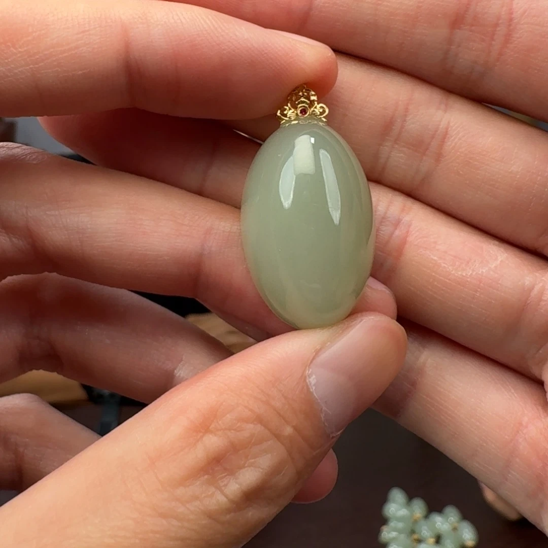 颈饰18K金镶嵌和田玉915小王子