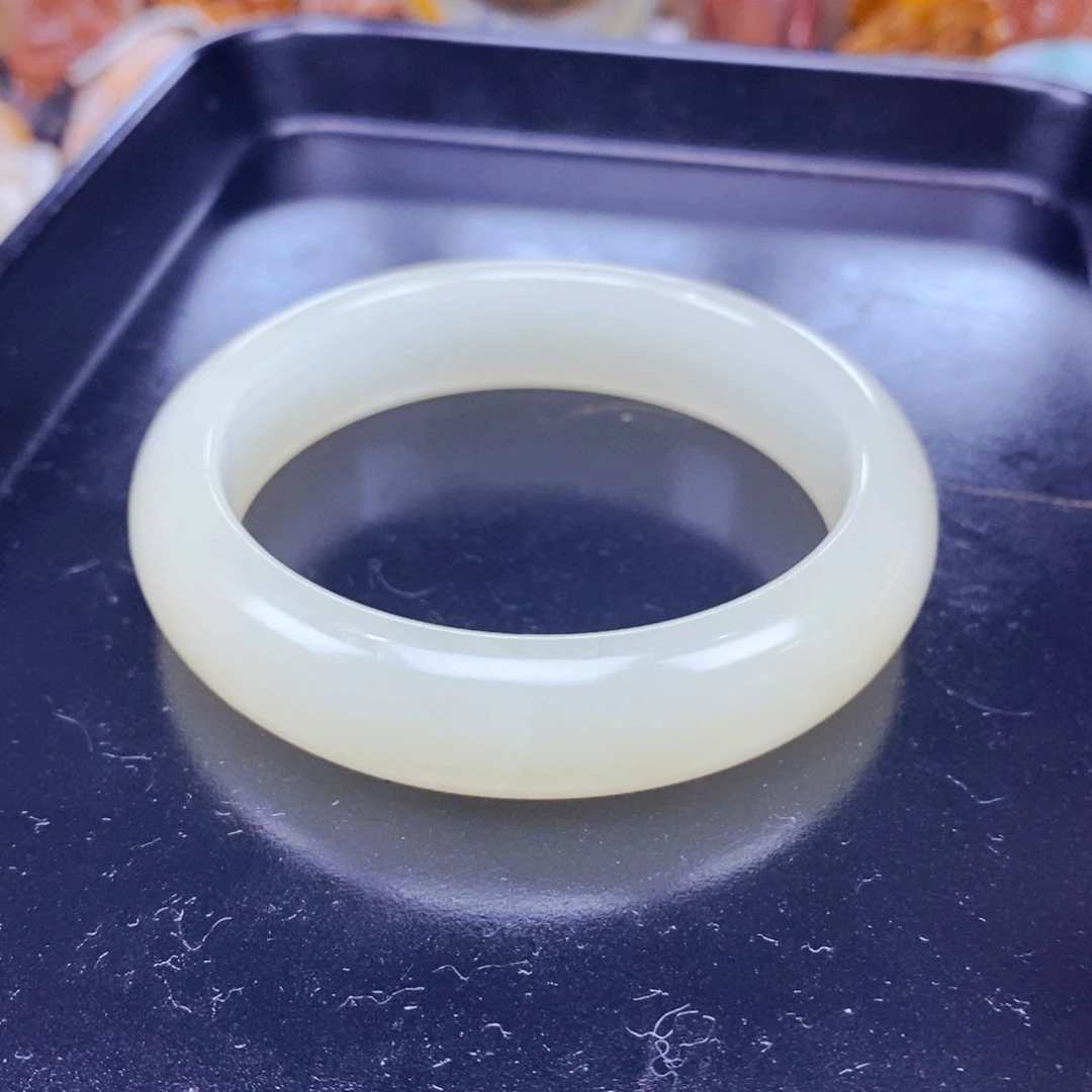 石英质玉（黄龙玉）未镶嵌颈饰