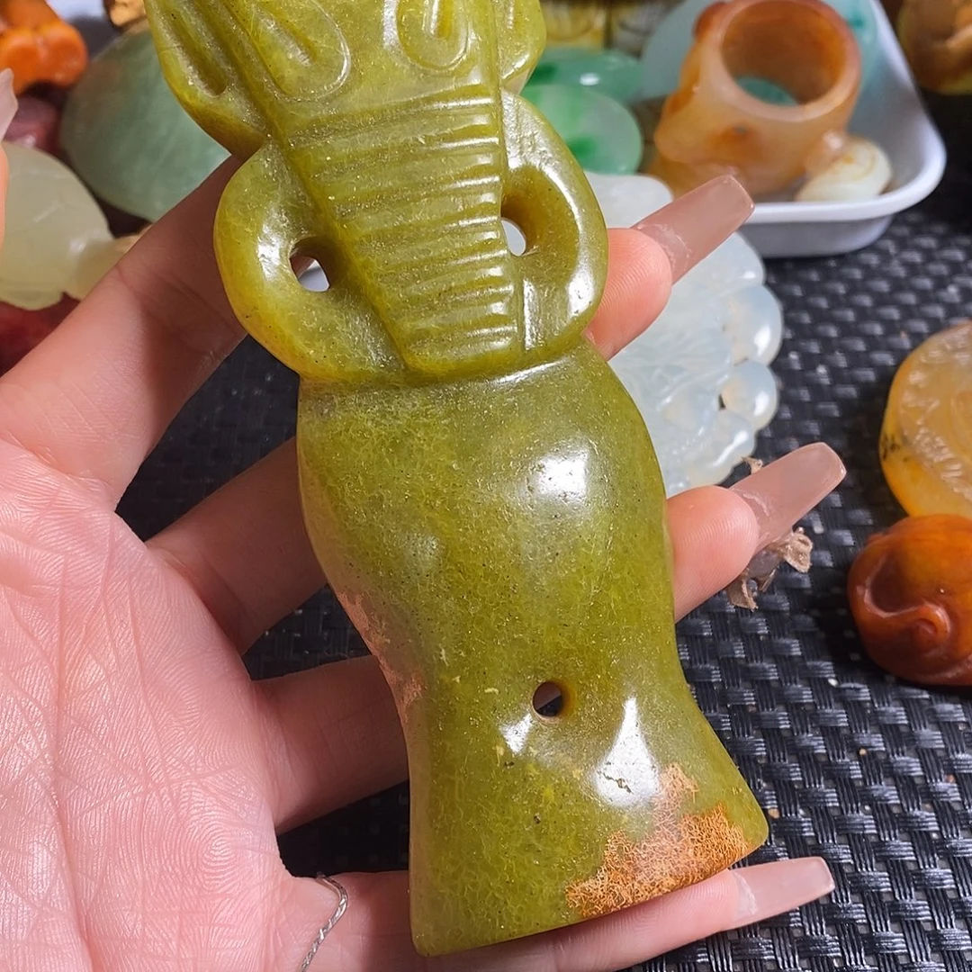 岫岩老玉（透闪石质玉）未镶嵌珠宝奇石