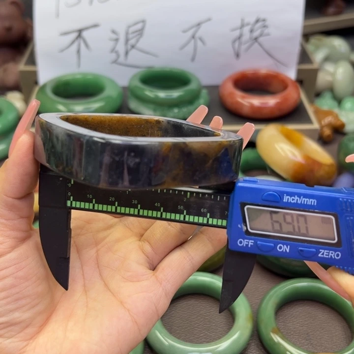 未镶嵌手镯石英岩玉