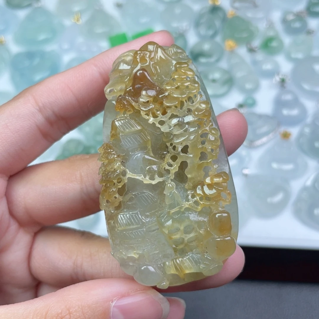 翡翠未镶嵌颈饰山水牌