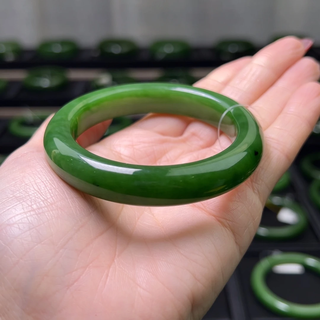 和田玉（碧玉）未镶嵌手镯