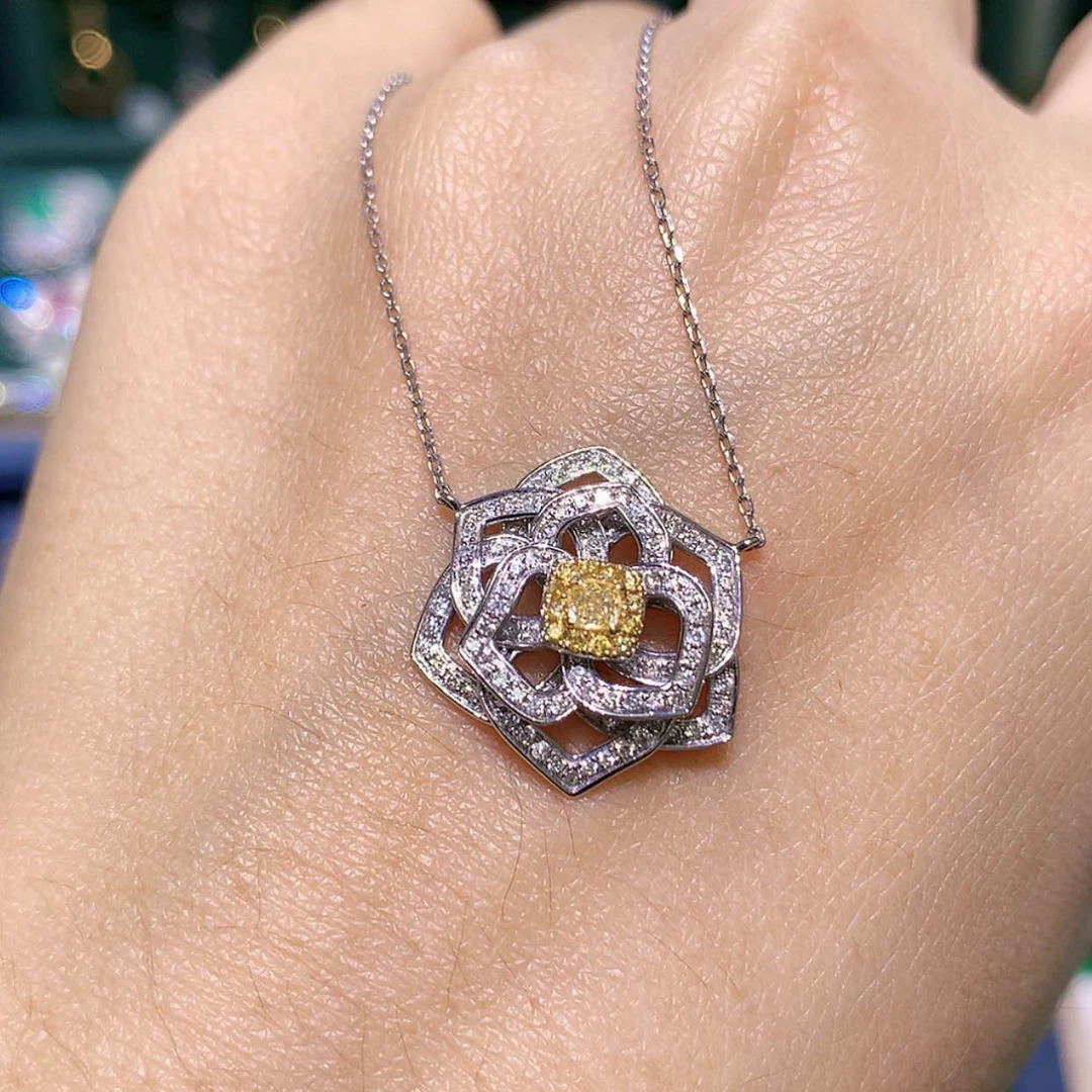 【闪购商品】钻石颈饰18K金镶嵌项链