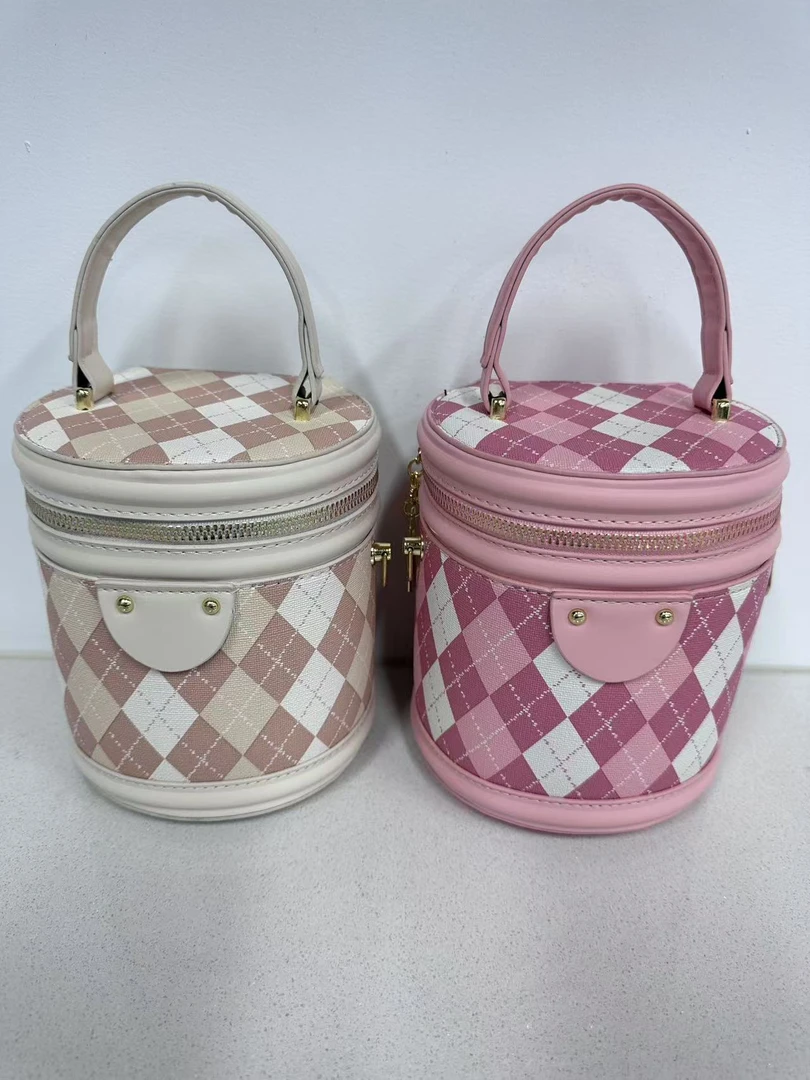 菱格圆筒包包女新款手提小包百搭单肩女包时尚包拍一发二随机发