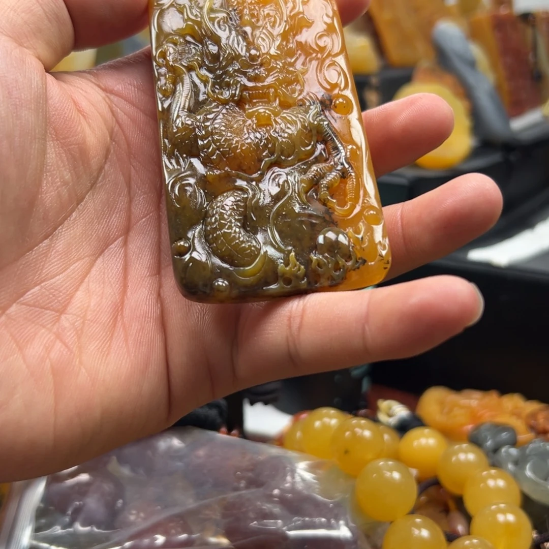 石英质玉（黄龙玉）未镶嵌黄龙玉