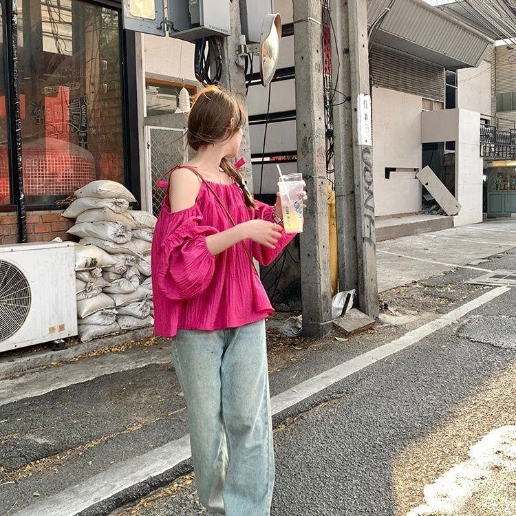 肌理感露肩吊带上衣女甜美宽松灯笼袖温柔长袖衬衫春