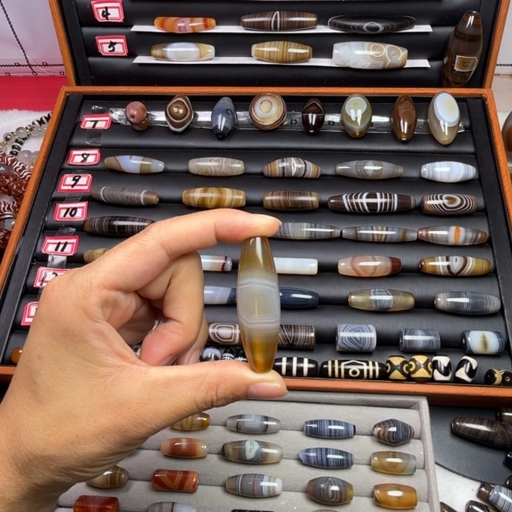 芦***7玛瑙/玉髓未镶嵌颈饰