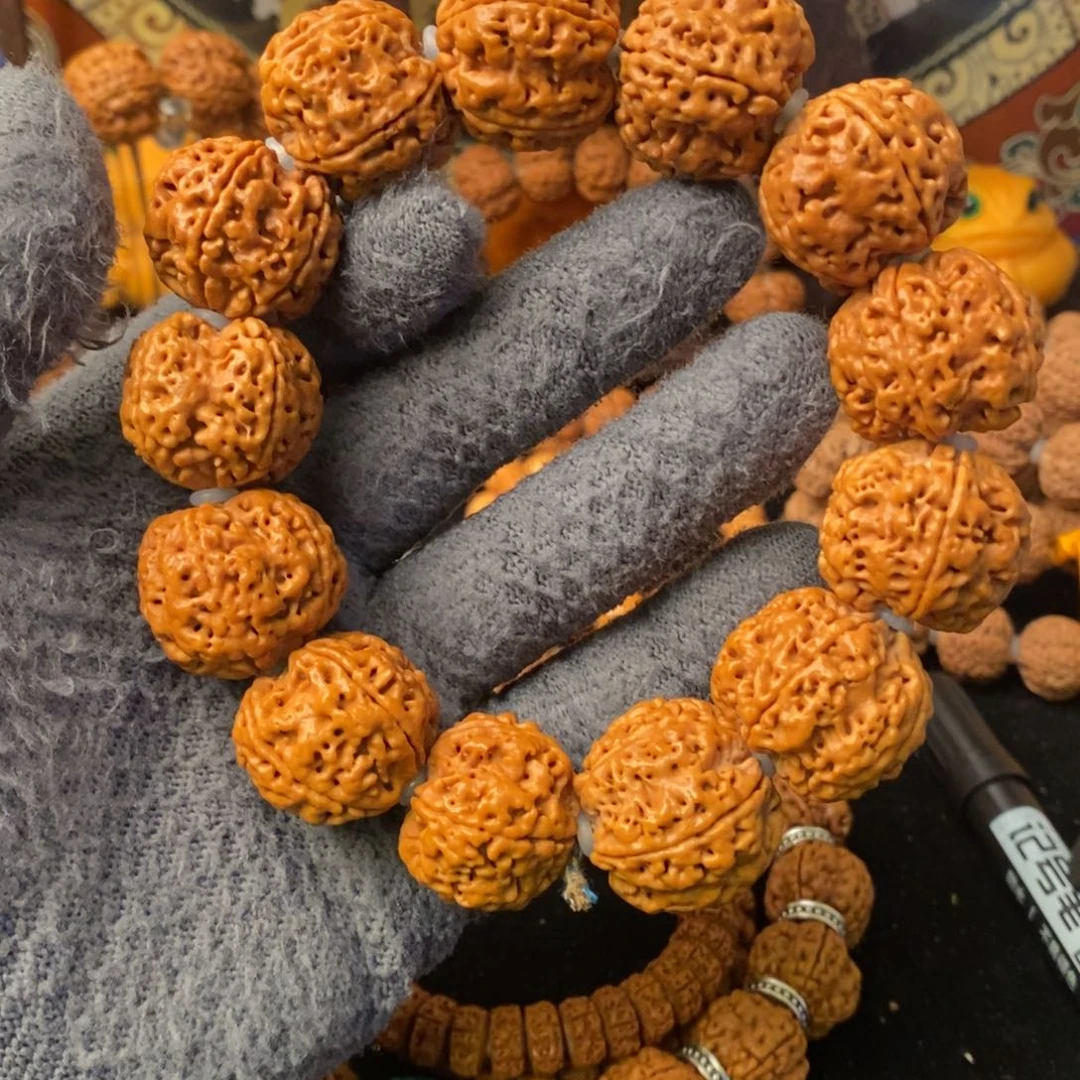 金刚菩提吊坠Z****.26+蜂王肉球