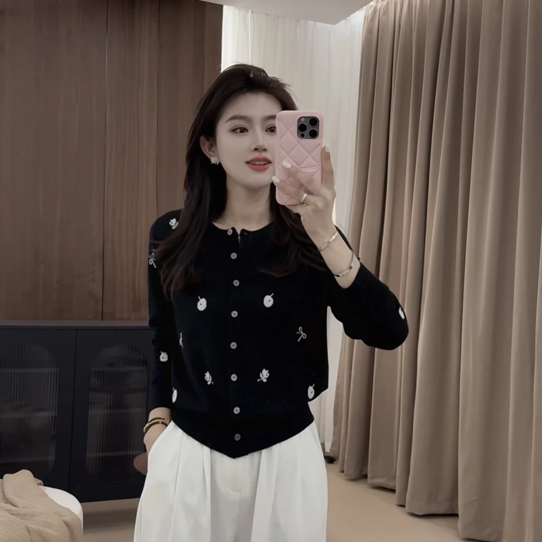 伟丽店3114款【花朵开衫】春季圆领花朵针织开衫气质短款百搭时尚