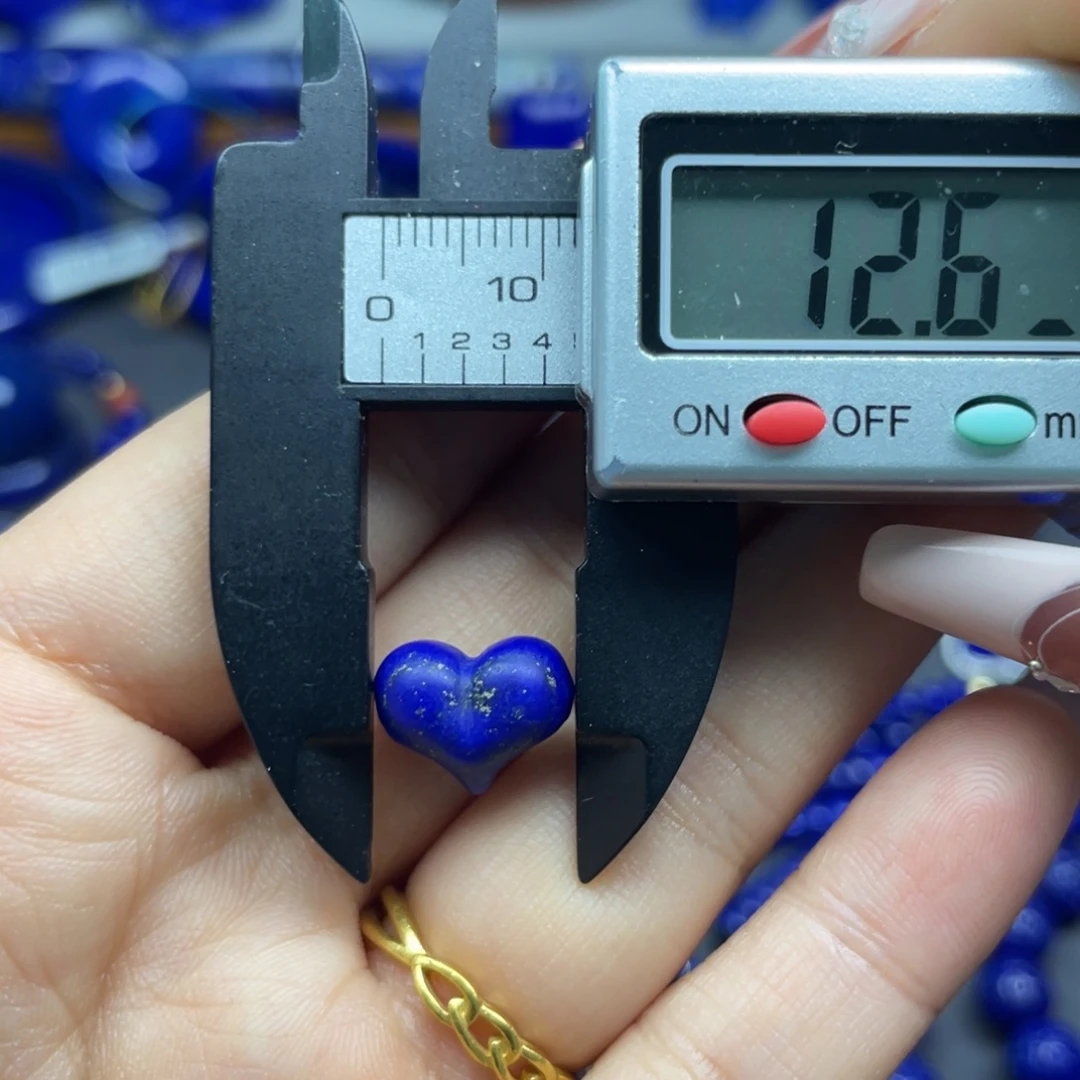 青金石未镶嵌屁桃