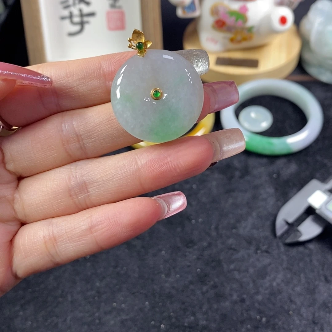翡翠18K金镶嵌颈饰倪*天然翡翠