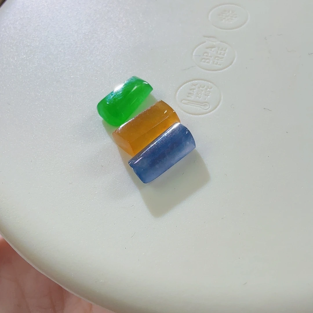 M***瑞翡翠未镶嵌颈饰随行