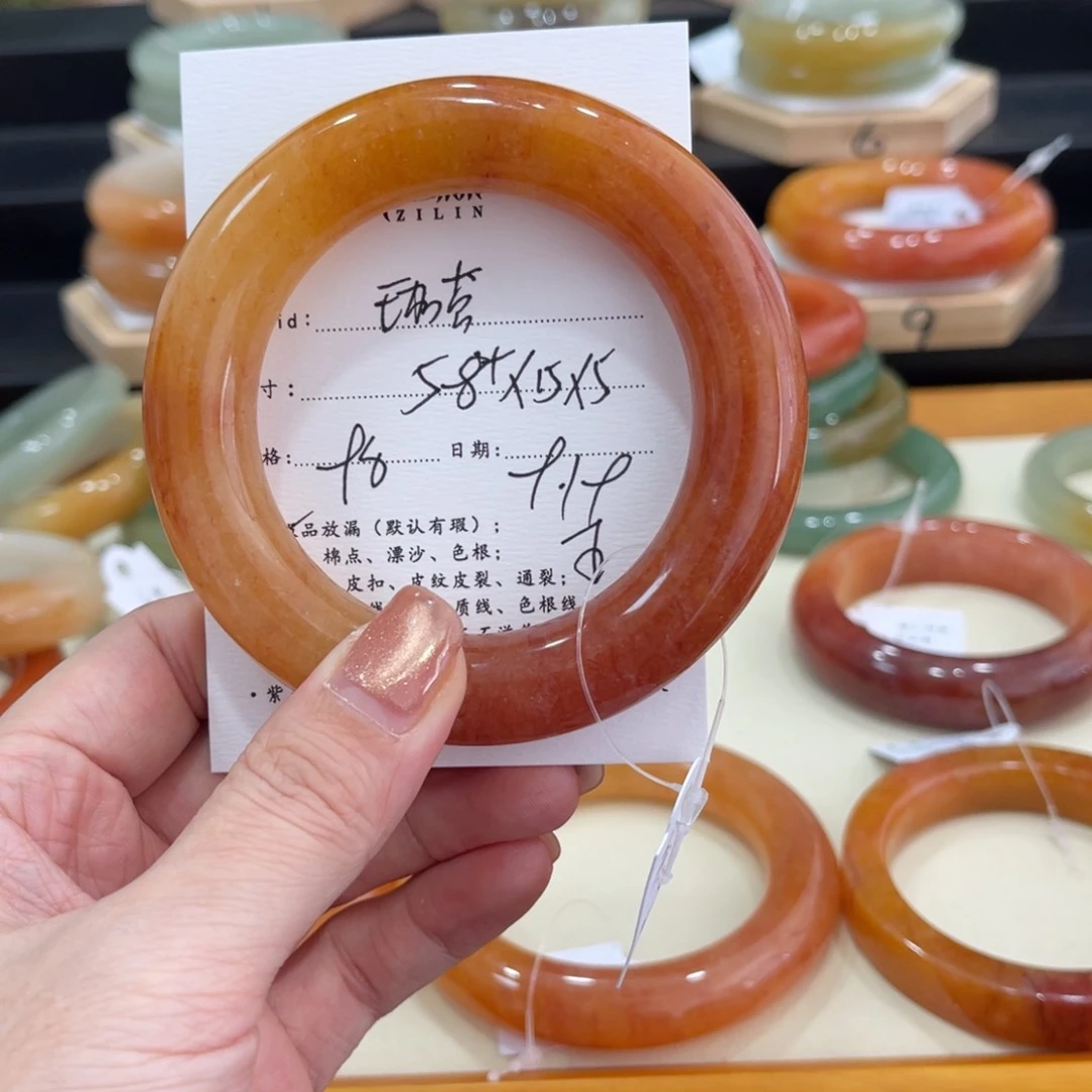 未镶嵌手镯石英质玉珈*