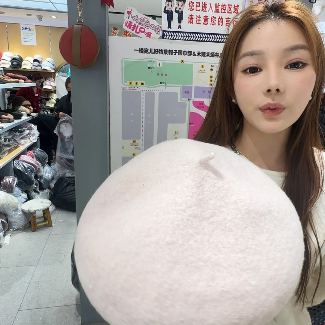 布艺非金属米白色帽子