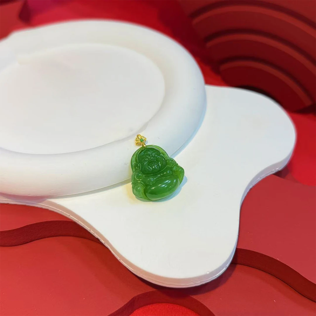 18K金三叶草扣头镶嵌23mm碧玉佛HNZ13318