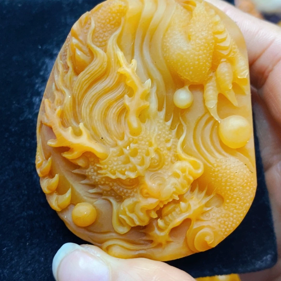 未镶嵌石英质玉（黄龙玉）颈饰