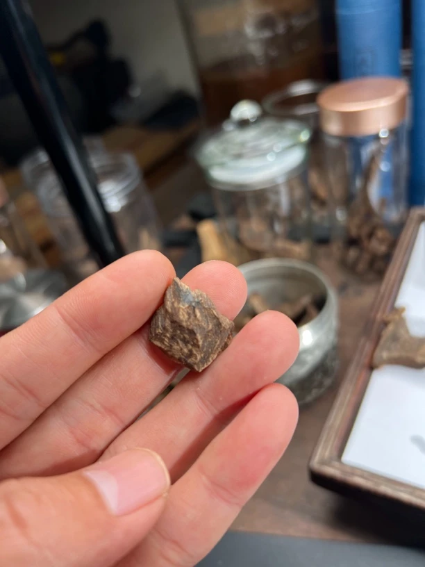 海南沉香 重1.02克 沉水