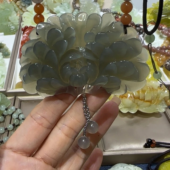 蛇纹石玉吊坠未镶嵌