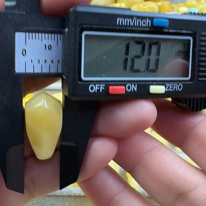 蜜蜡未镶嵌裸石18