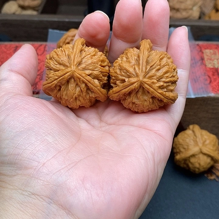 财***️把件文玩核桃白奔