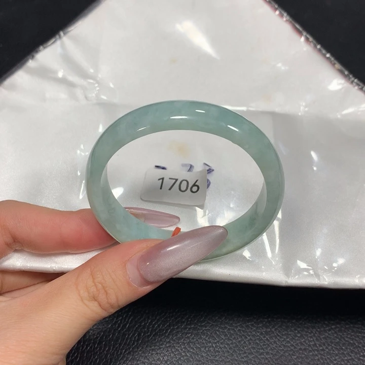 翡翠未镶嵌手镯（贵妃镯）1706