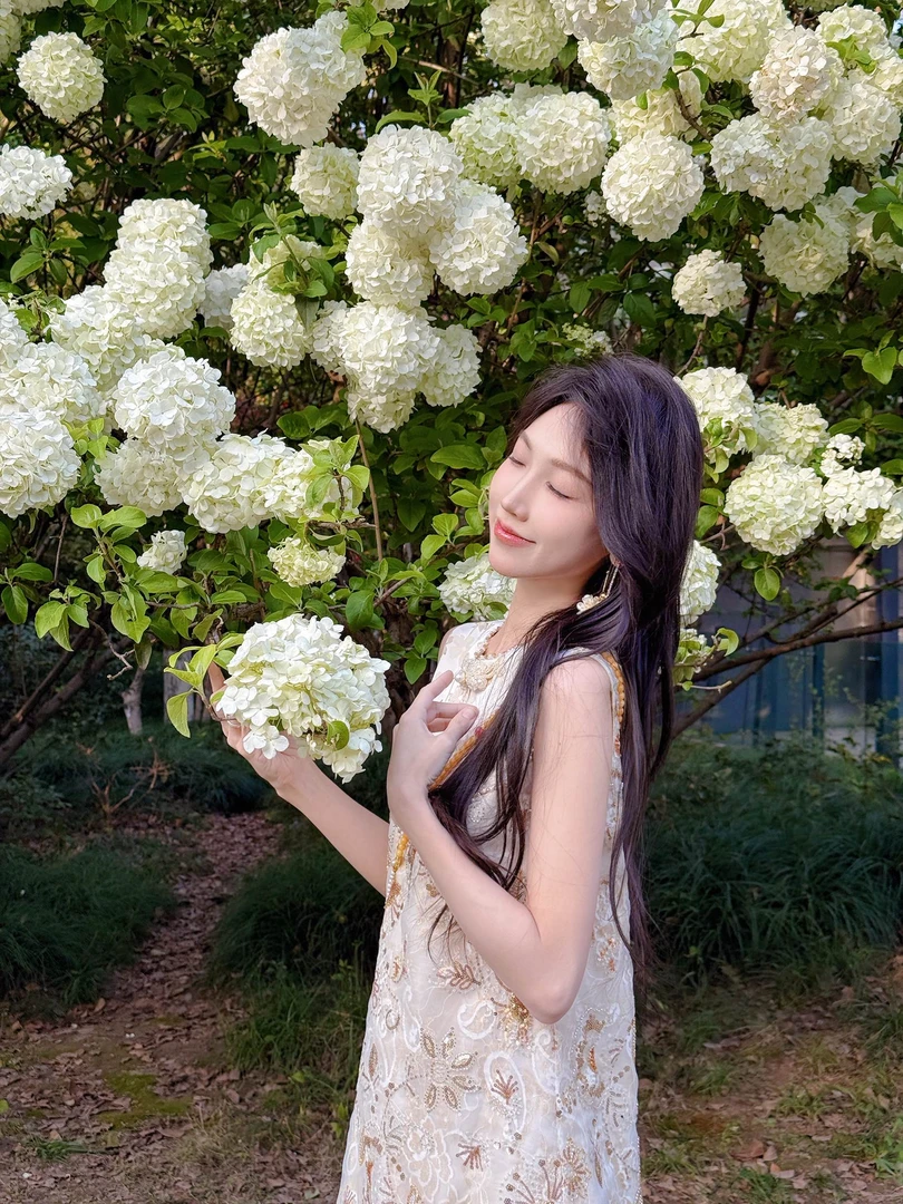 果果家 新中式单扣无袖钉珠刺绣短裙2025女装夏季设计师连衣裙