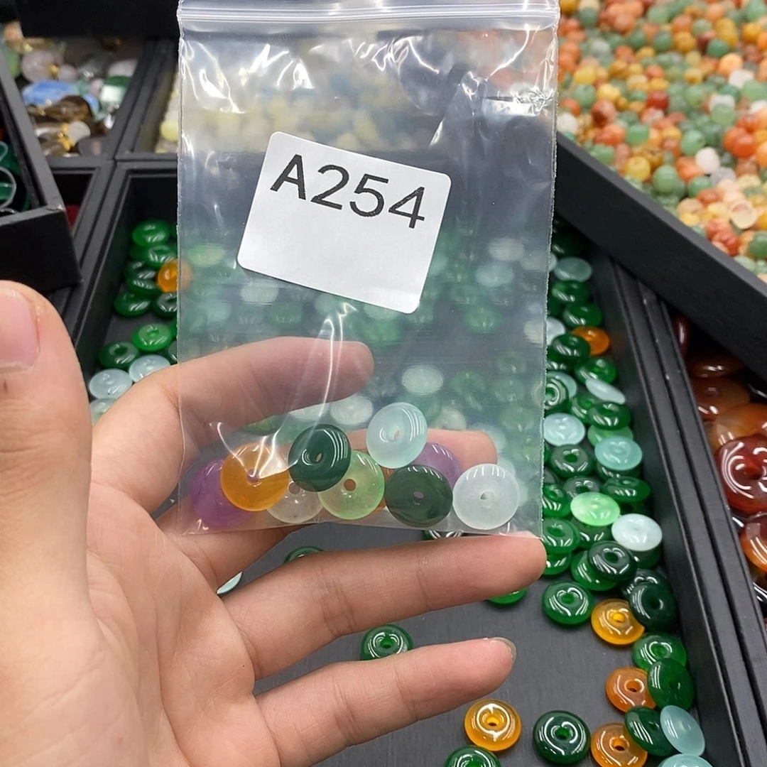 爱***子合金颈饰玛瑙/玉髓