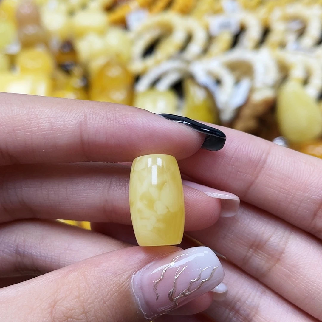 琥珀未镶嵌裸石17.9*11mm桶珠蜜蜡