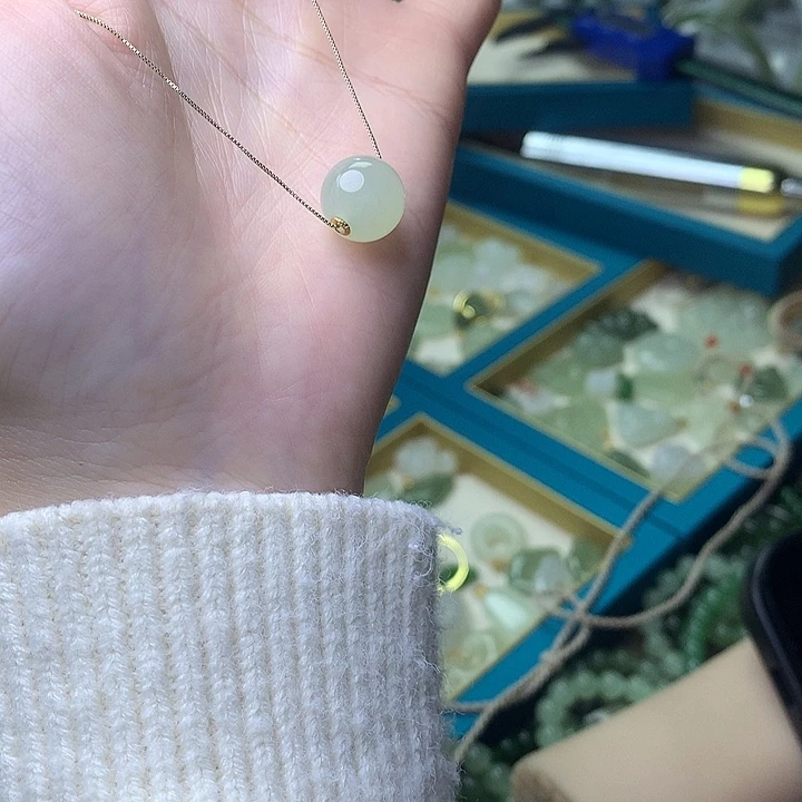 和田玉18K金镶嵌颈饰