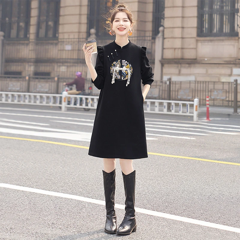 丝柏舍2025棉秋新款女国风刺绣盘扣木耳边新中式连衣裙S43B6940L