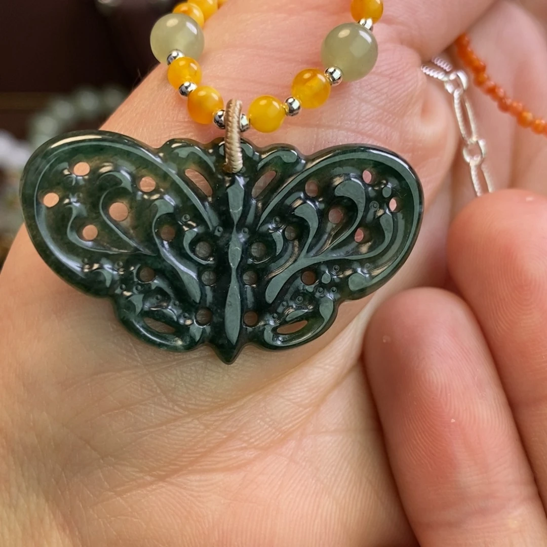 翡翠颈饰未镶嵌翡翠