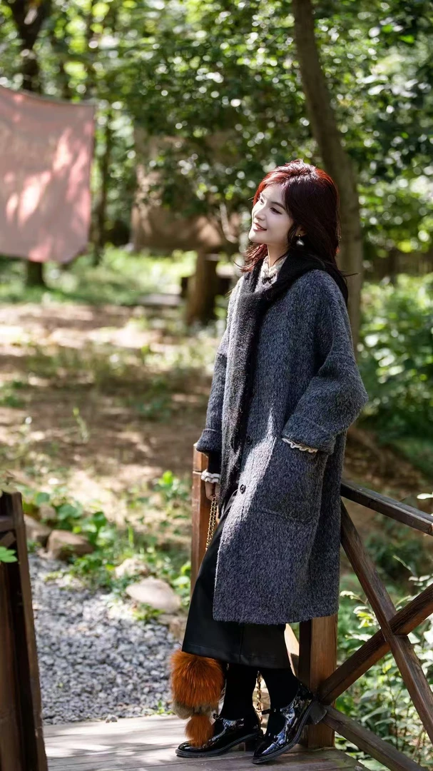 韩版中长款长毛苏力绒落肩袖毛呢大衣女秋冬时尚宽松百搭女