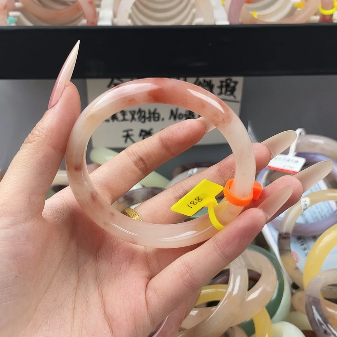 石英质玉未镶嵌手镯A