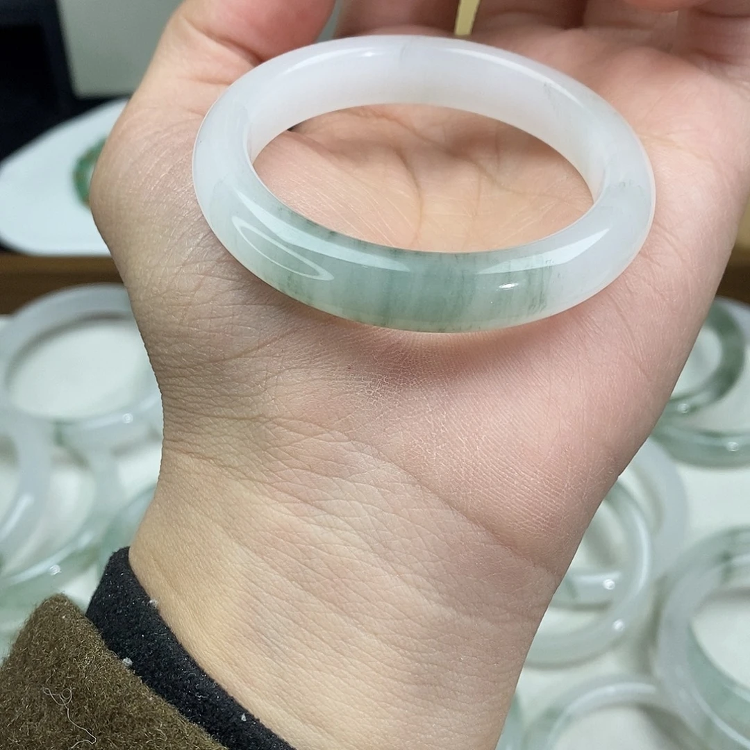 石英质玉未镶嵌手镯