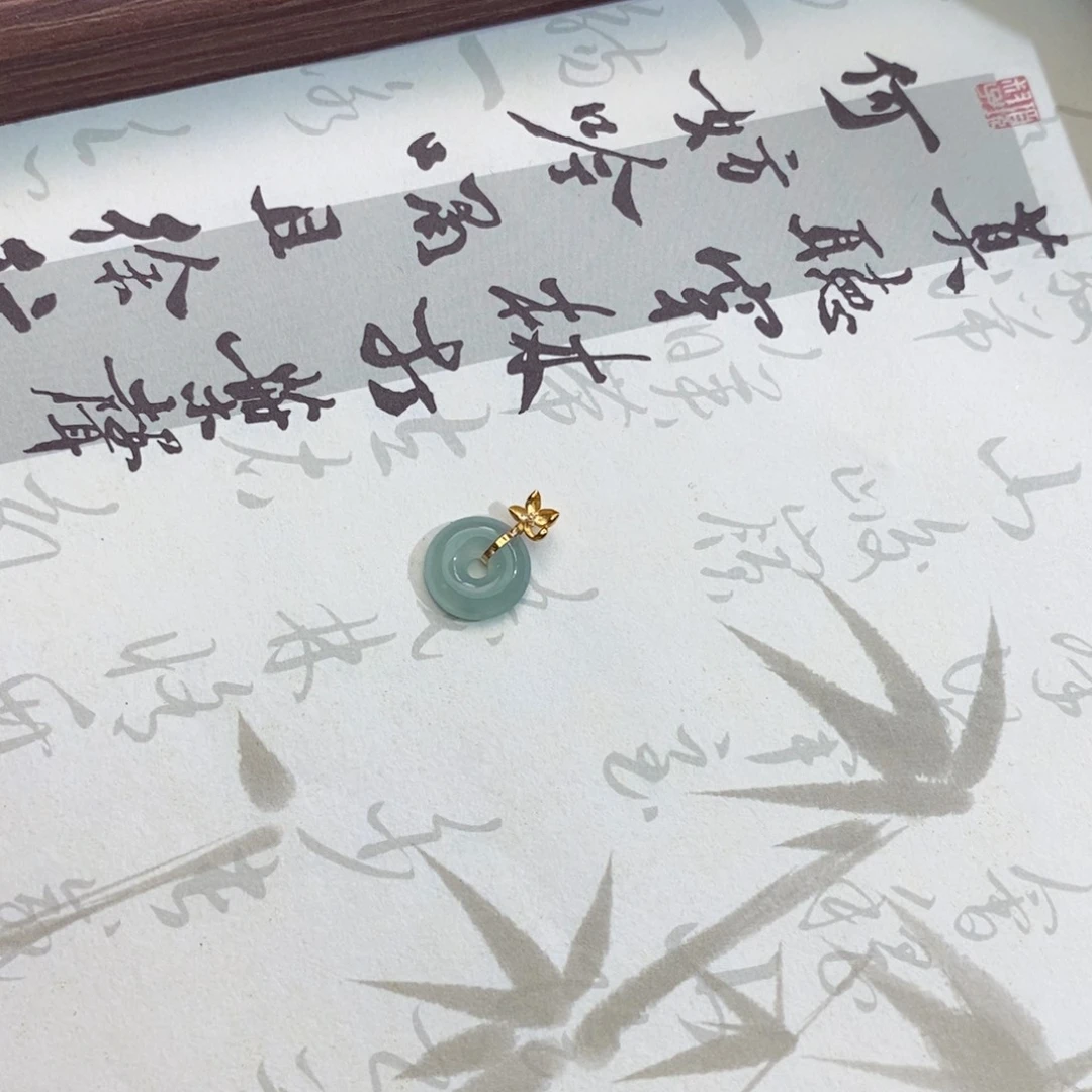 颈饰18K金镶嵌翡翠翡翠